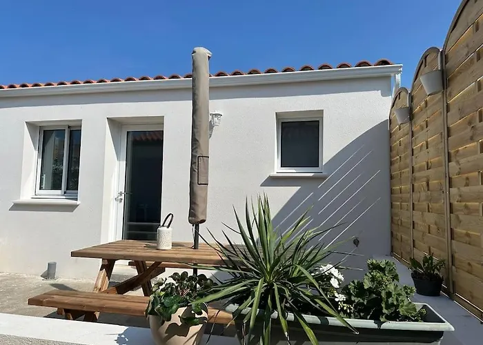 Et Soleil Avec Terrasse, En Centre-ville, Parking Semesterbostad La Tranche-sur-Mer