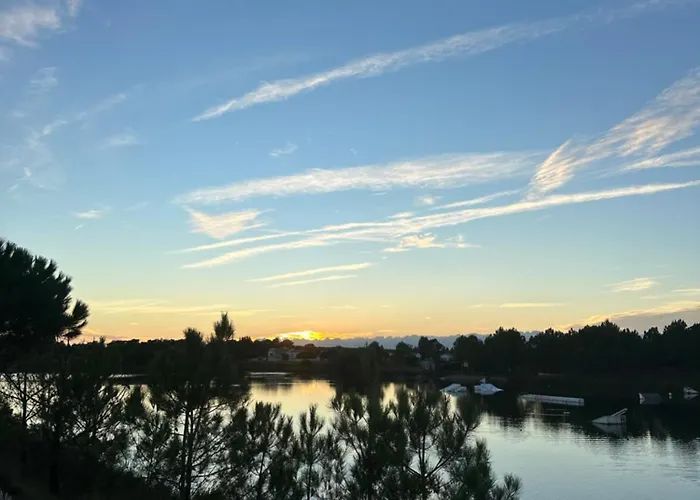 Et Soleil Avec Terrasse, En Centre-ville, Parking