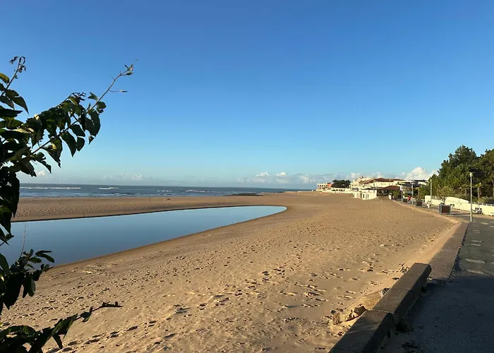 Semesterbostad Et Soleil Avec Terrasse, En Centre-ville, Parking
