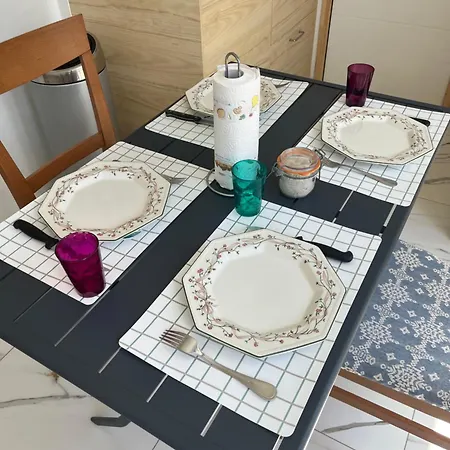 Vakantiehuis Et Soleil Avec Terrasse, En Centre-ville, Parking