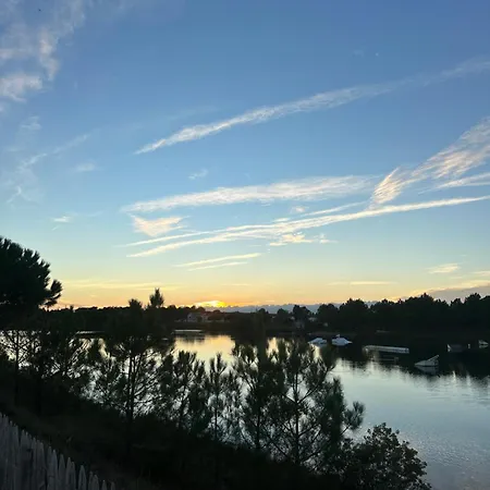 Et Soleil Avec Terrasse, En Centre-ville, Parking