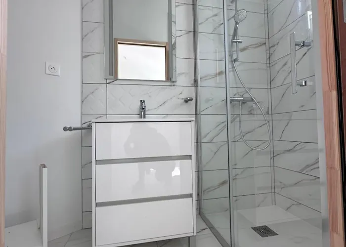 Et Soleil Avec Terrasse, En Centre-ville, Parking 펜션 *